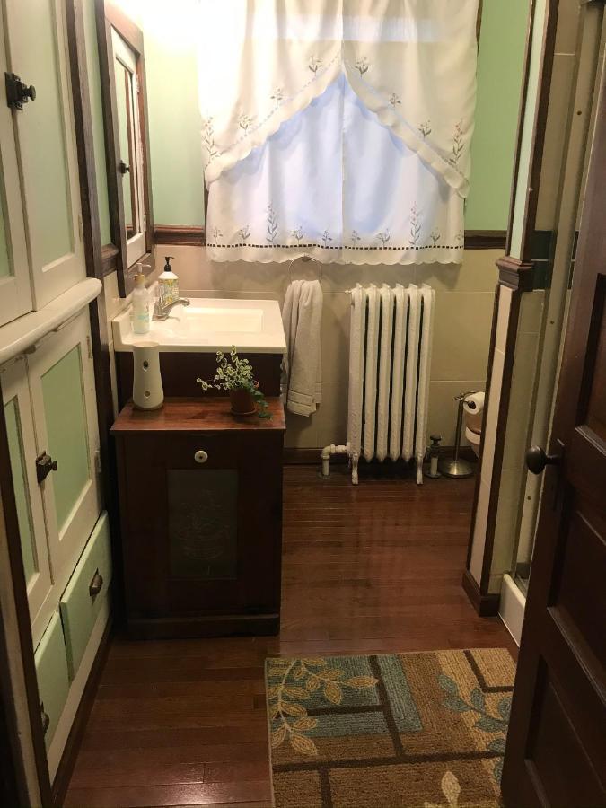 5 Star Victorian Mansion-Downtown No Locals Bed & Breakfast Erie Luaran gambar